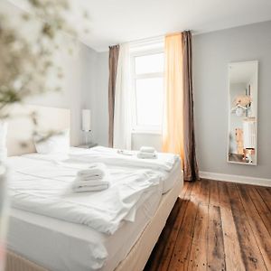 Zimmer mit Kingsize-Bett